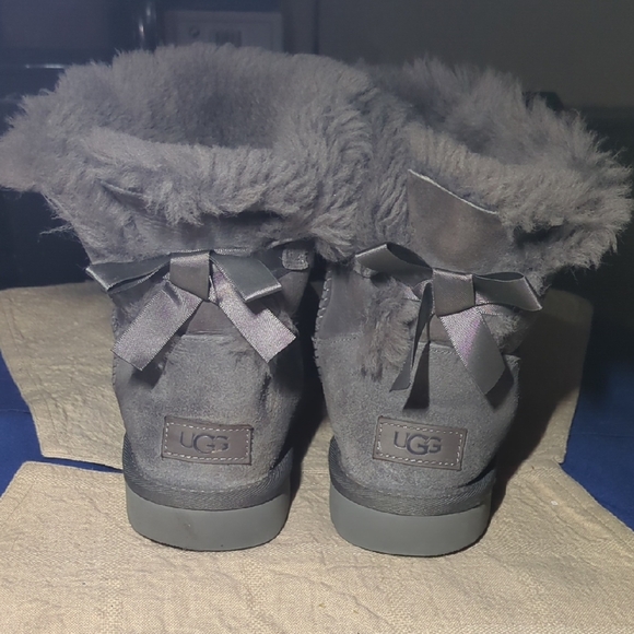 UGG Gray Women's Mini Bailey Bow II Winter Boots with Bow NOW ONLY $35 WOW - Picture 3 of 8